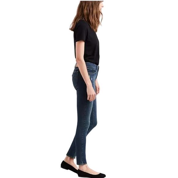 NWT Levi's Mid Rise 711 Skinny Fit Jeans in Little Secret Women's Size 30 - Picture 3 of 9
